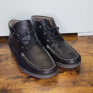 UGG Chukka Shoes ~ Boots Men’s Sz US 11 Moc Toe Leather Black 1005341 Vibram